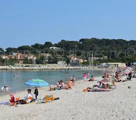 Les Reflets D Azur Et Les Pieds Dans L'eau Апартаменти