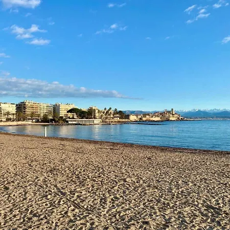 Les Reflets D Azur Et Les Pieds Dans L'eau Апартаменти *