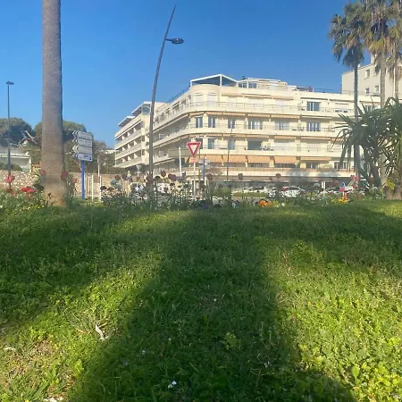 Апартаменти Les Reflets D Azur Et Les Pieds Dans L'eau